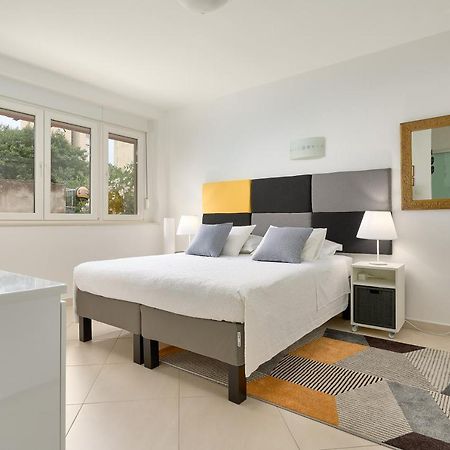 Studio Seven Minute Walk To Old Town Split Bagian luar foto